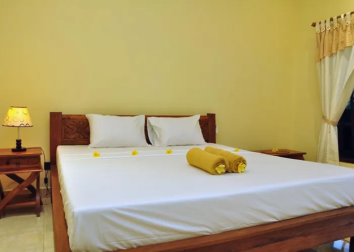 Hotel Surya Bagus Homestay *